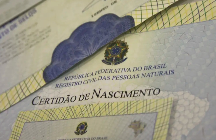 Cartório de Barcelos registra filho de mãe colombiana após decisão judicial