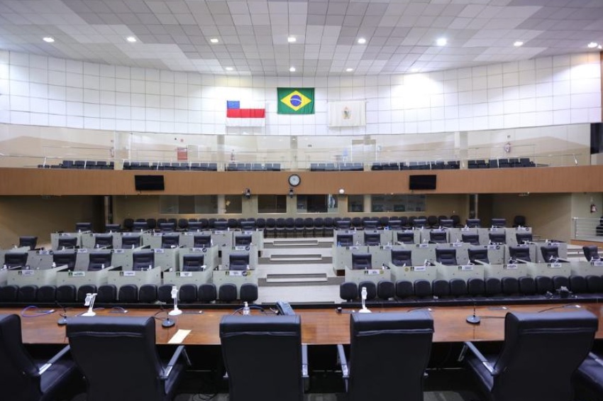 Maioria dos vereadores falta sessão e CMM cancela plenária