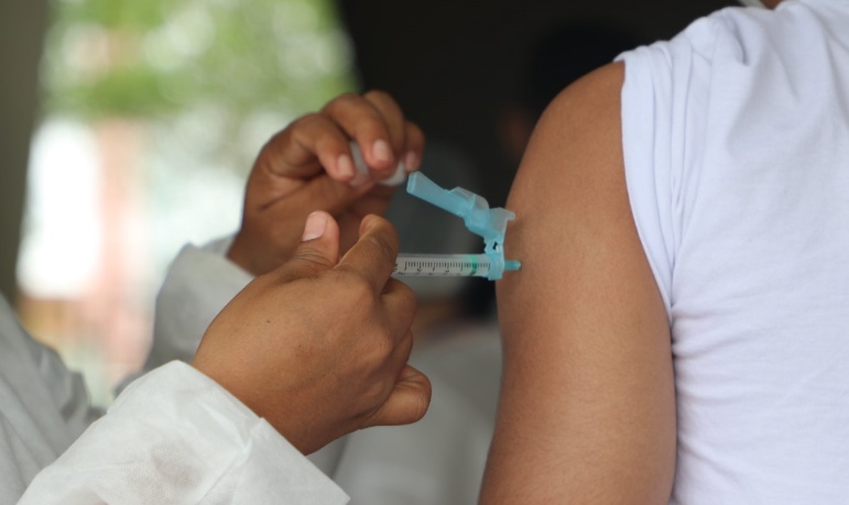 Vacina injetável contra poliomielite já está disponível nos postos do Amazonas