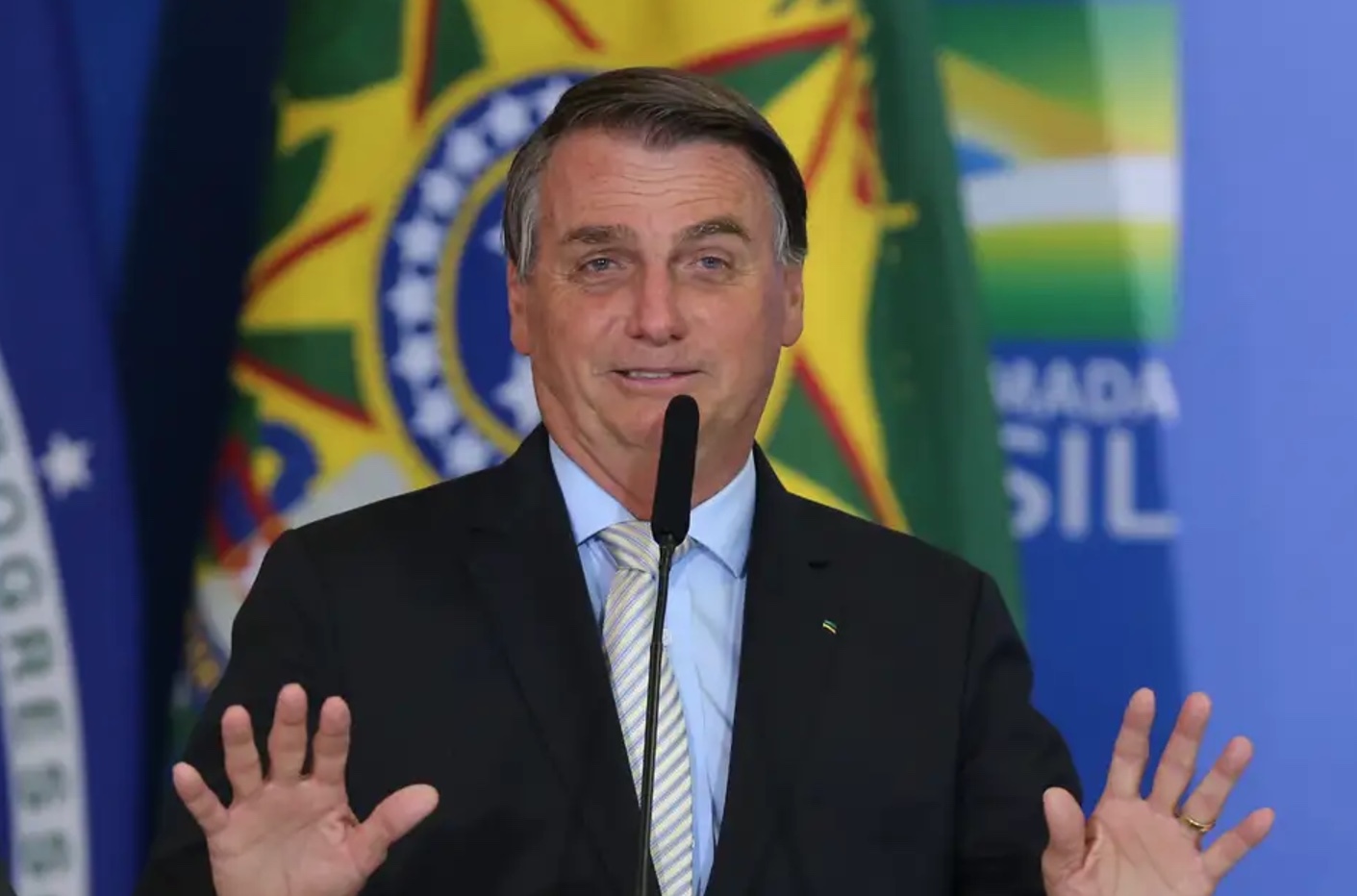 Bolsonaro é indiciado por crimes contra a democracia sancionados por ele mesmo