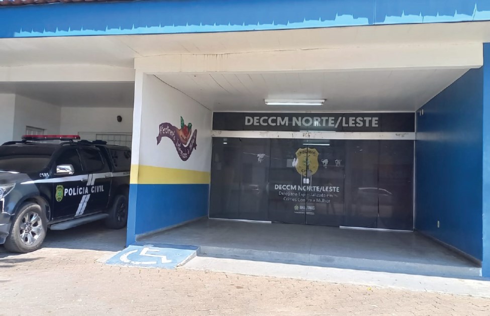 Homem tenta forçar ex a transferir lanchonete para seu nome e acaba preso em Manaus