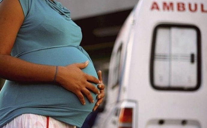 Senado aprova projeto que garante direito de gestante a acompanhante durante parto