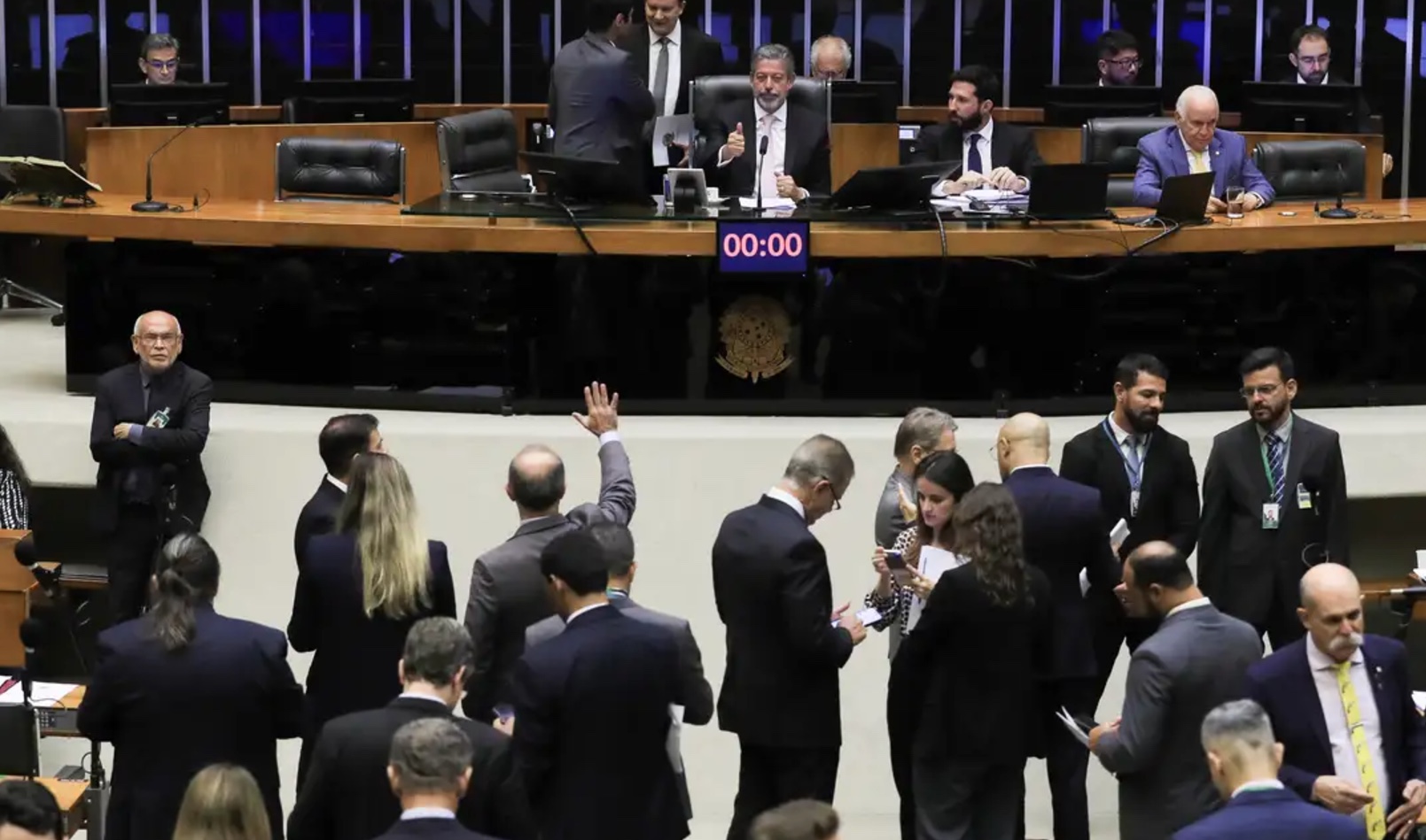 Câmara aprova pena de até 4 anos para quem grava relações sexuais sem consentimento