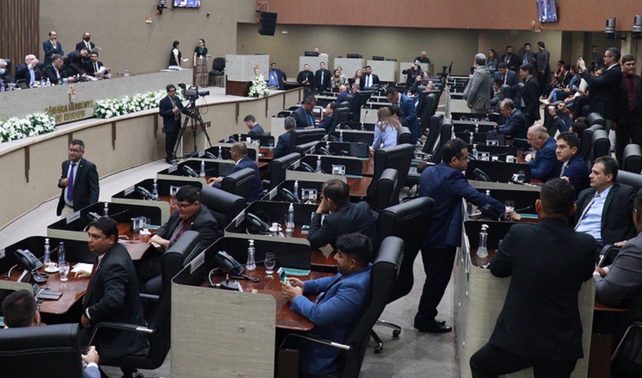Vereadores de Manaus rejeitam exigir frequência de 95% nas sessões para receber salário