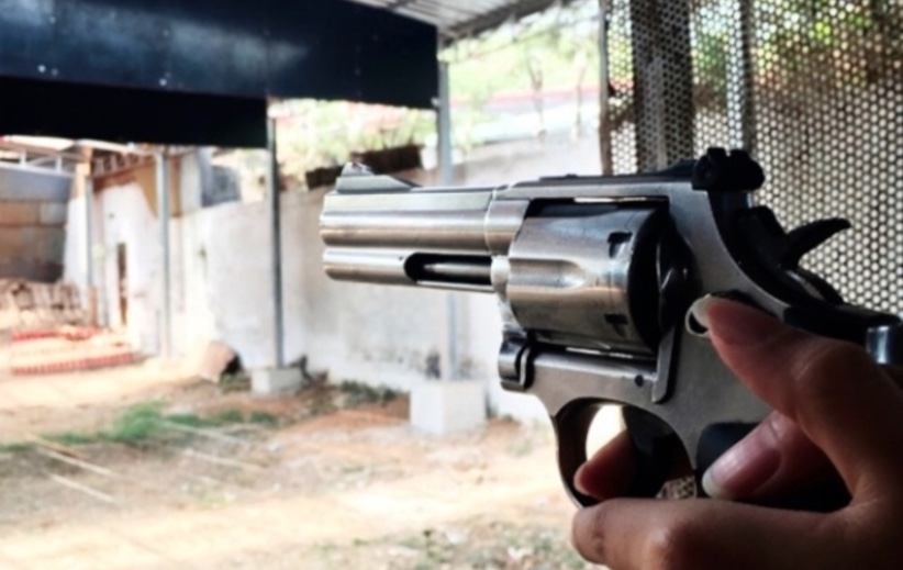 Lewandowski libera clubes de tiro próximos a escolas com restrições de horário