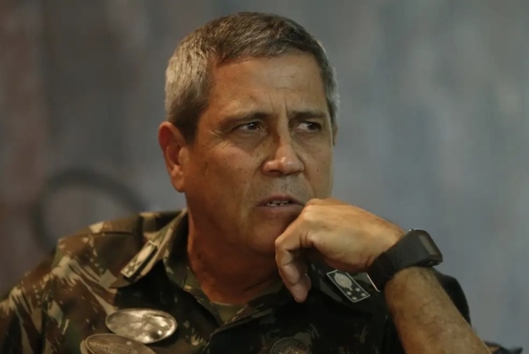 Cid afirma à PF que Braga Netto deu dinheiro vivo para financiar plano de golpe 