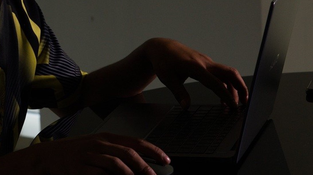 Criminosos usam e-mail falso sobre irregularidade em alvará para aplicar golpes em Manaus