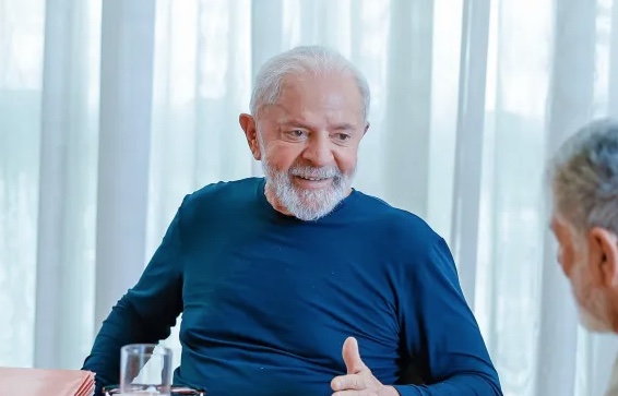Presidente Lula está bem e 'papeando', diz assessoria nesta sexta-feira