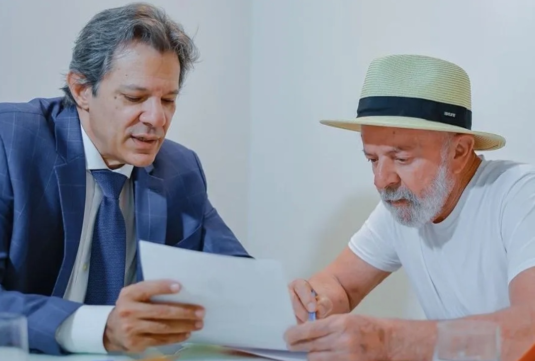 Após alta, Lula retoma agenda e afirma: 'Começo a semana trabalhando pelo Brasil'