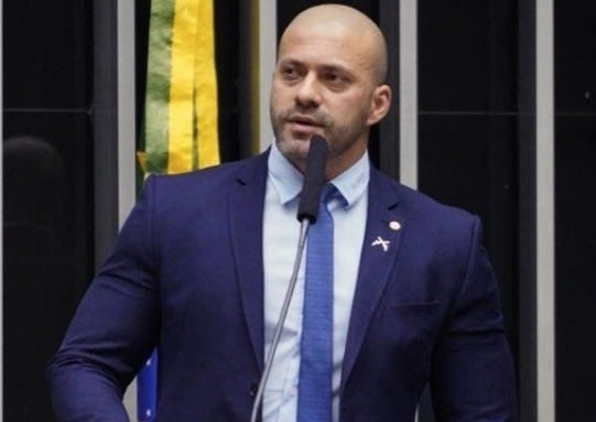 Defesa de Daniel Silveira solicita nova soltura ao STF e nega descumprimento de regras