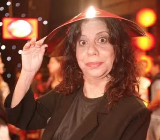 Maria Gladys, avó de Mia Goth, é encontrada após filha relatar desaparecimento