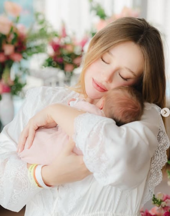 Duda Reis mostra primeiras fotos da filha 