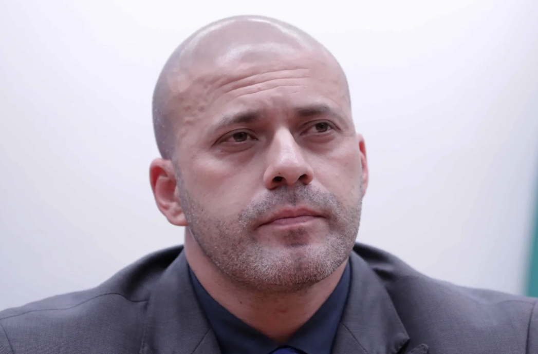 Ex-deputado Daniel Silveira solicita nova liberdade baseada em indulto de Natal