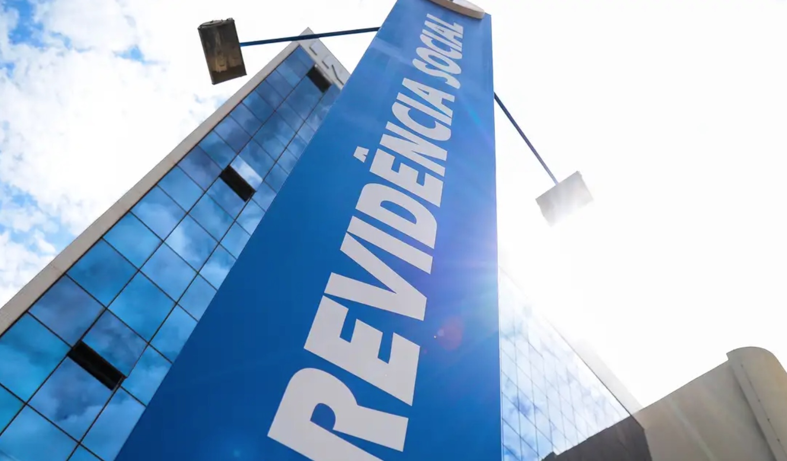 Conselho aprova aumento no teto de juros dos empréstimos consignados do INSS