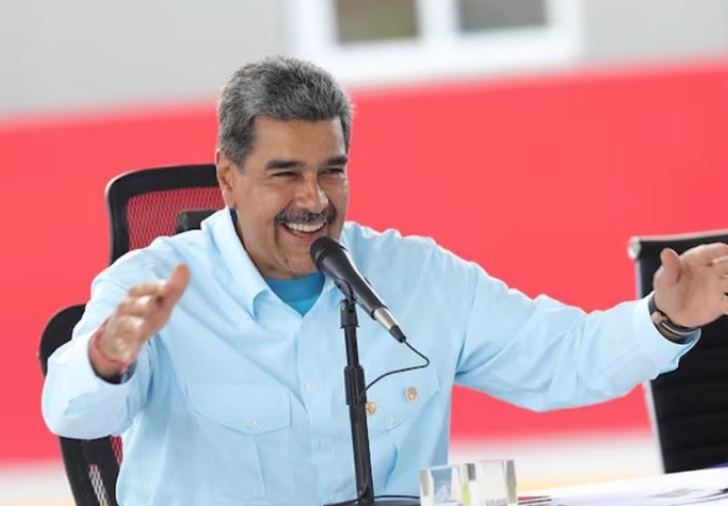 Há 12 anos no poder, Maduro assume 3º mandato na Venezuela em meio a protestos