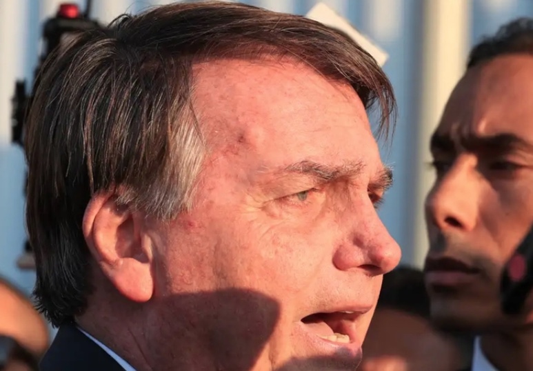 Bolsonaro chama inelegibilidade de 'estupro da democracia' em entrevista ao NYT