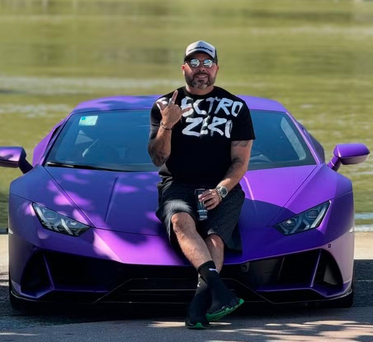 Estúdio de tatuagem se manifesta após empresário morrer durante anestesia 