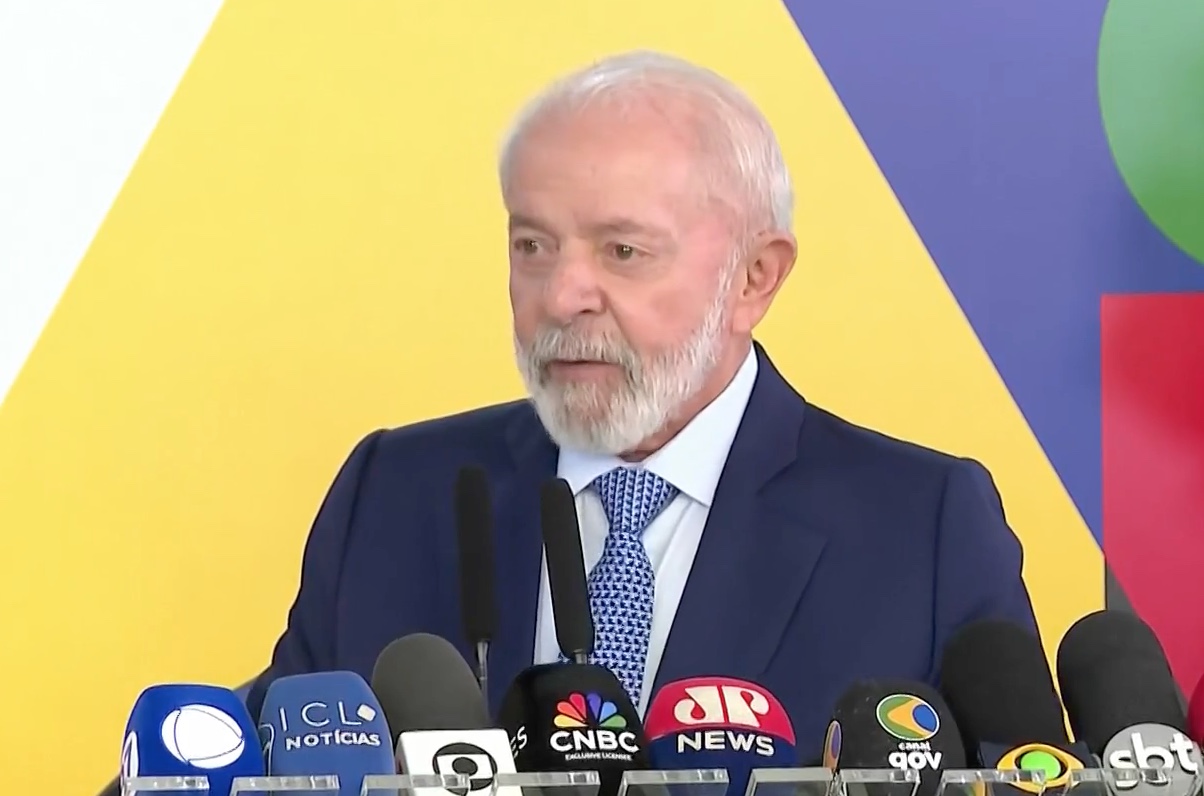 Lula afirma estar '100% recuperado' de cirurgia na cabeça