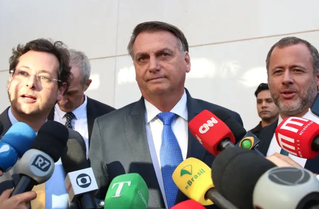 Aliados de Bolsonaro articulam mudança na Ficha Limpa para reduzir inelegibilidade