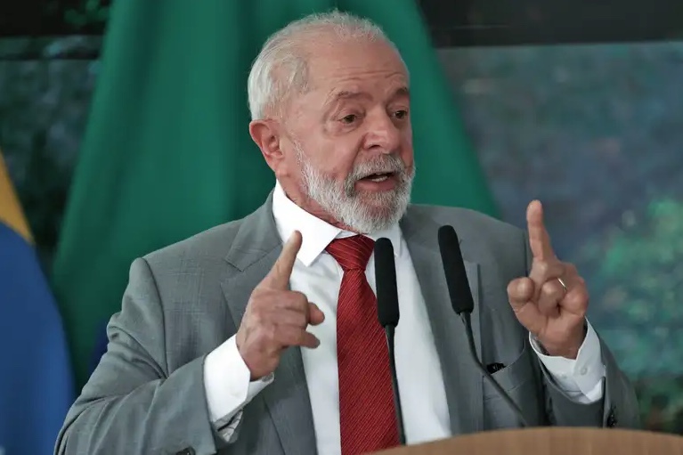 Lula diz que Bolsonaro ‘pode tirar o cavalo da chuva’ se acha que vai voltar à Presidência
