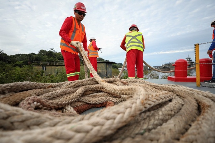 Governo do Amazonas amplia internet com fibra ótica em 12 municípios