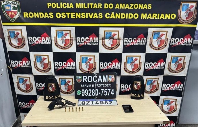 Homem tenta fugir da PM por banheiro de casa após fazer arrastões no Nova Cidade