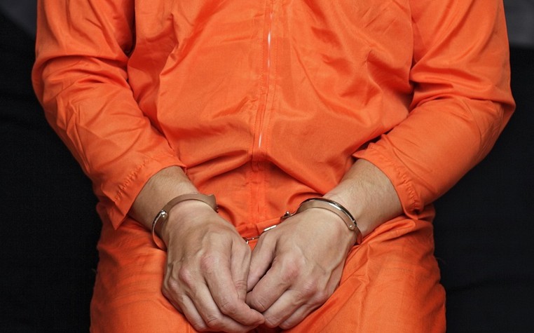 Foragido é capturado enquanto passeava em beco no Educandos