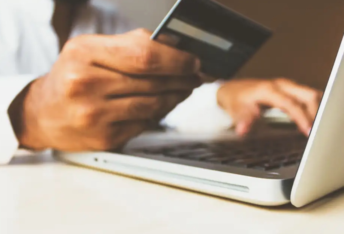 Banco deve indenizar cliente cobrado indevidamente por longos anos, fixa justiça do Amazonas