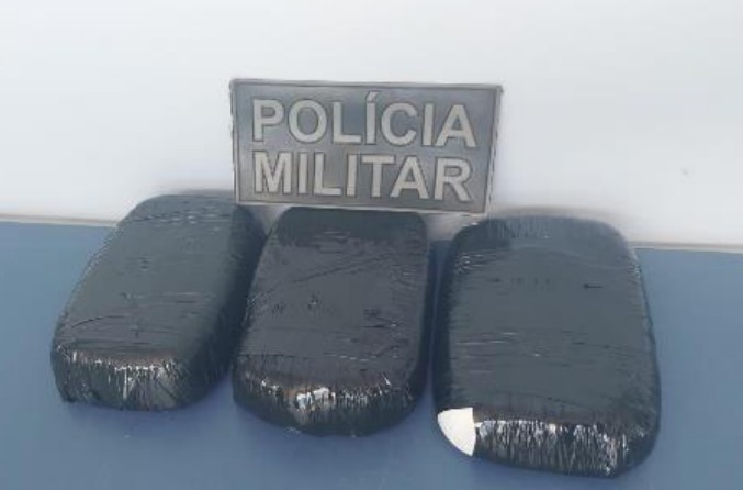 Drogas são encontradas em cestos de lixo dentro de barco no porto de Tonantins