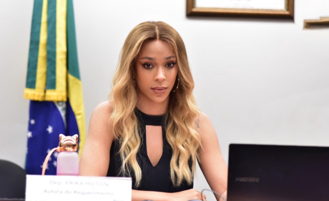 PEC pelo fim da escala 6x1 é oficialmente apresentada na Câmara