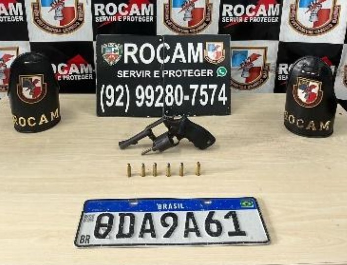 Trio é preso com carro roubado e arma após arrastão na Cidade de Deus