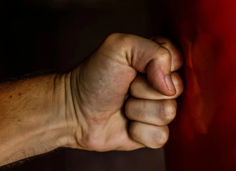 Venezuelano é preso por ameaçar ex e quebrar medida protetiva em Manaus