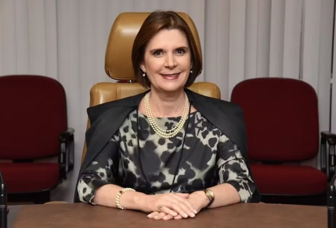 Primeira mulher a presidir Superior Tribunal Militar toma posse nesta quarta