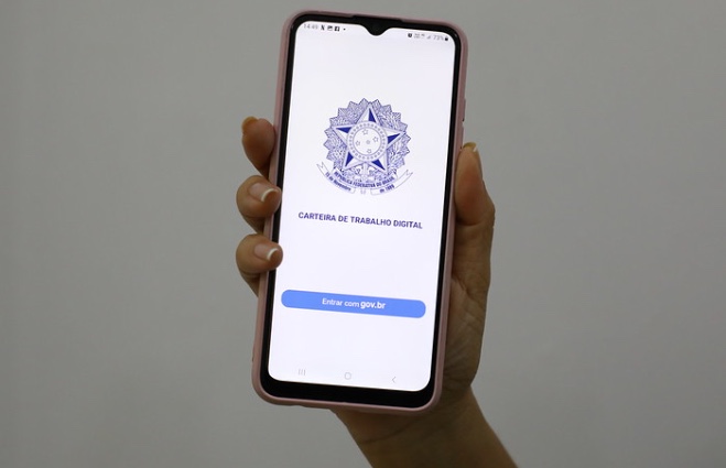 Auxiliar administrativo, pedreiro e mais: Sine Manaus oferece 245 vagas de emprego