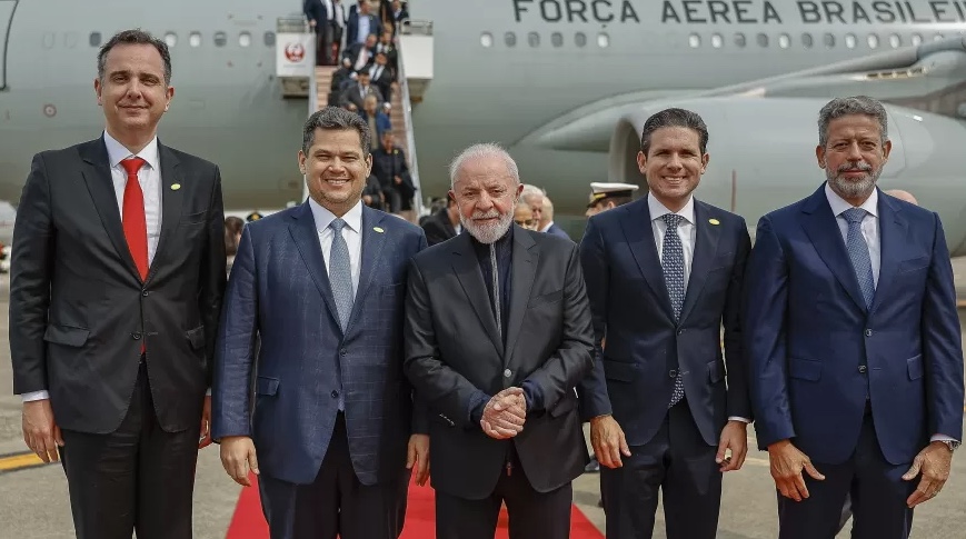 Lula chega ao Japão para expandir relações comerciais na Ásia após tarifas dos EUA 