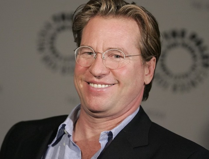 Val Kilmer, ator de 'Batman Eternamente', morre aos 65 anos em Los Angeles