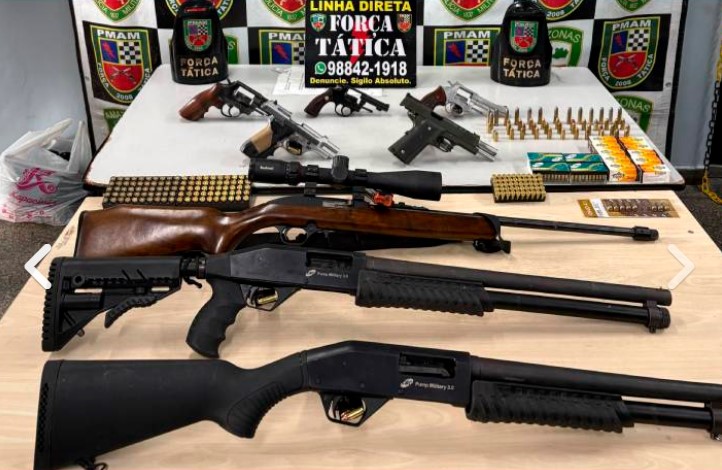 PM apreende arsenal de armas em casa de homem denunciado por agredir mulher no Novo Aleixo