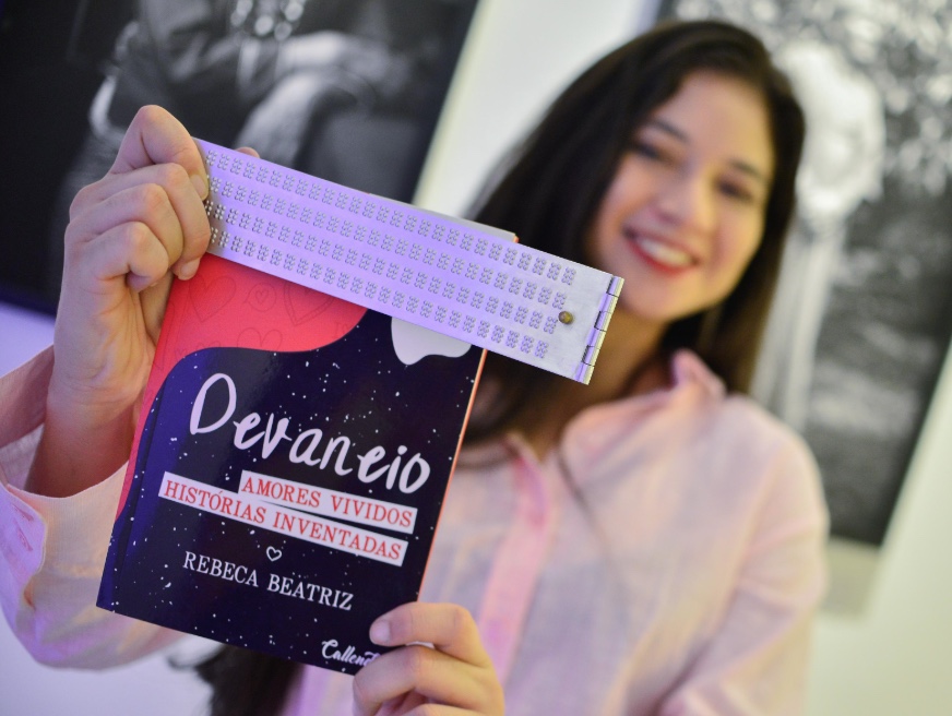 Escritora amazonense leva literatura e inclusão ao maior festival de criatividade colaborativa do mundo