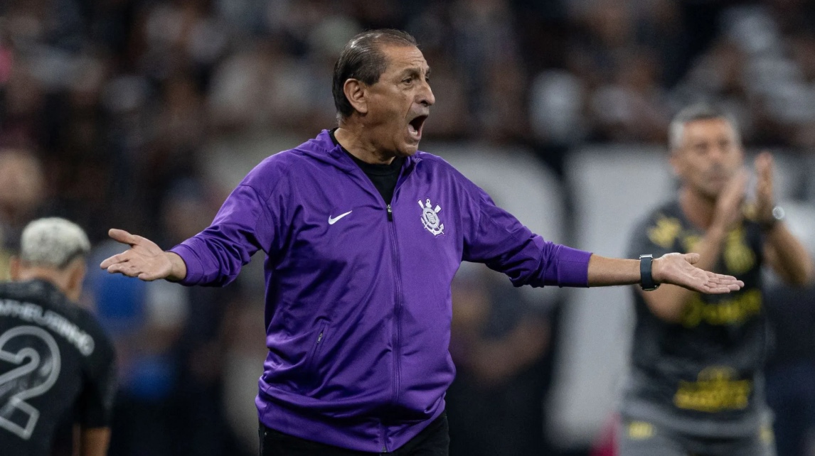 Corinthians demite técnico Ramón Díaz 