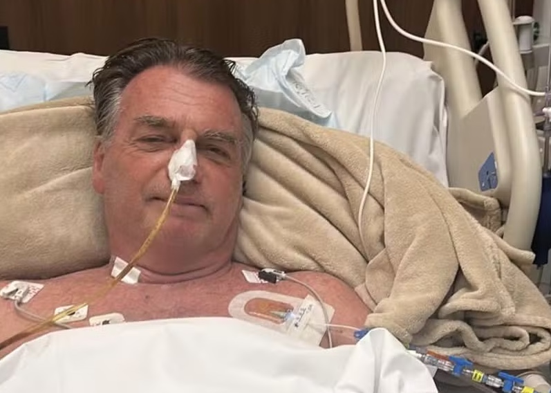 Bolsonaro mostra evolução e começa a recuperar funções intestinais, dizem médicos
