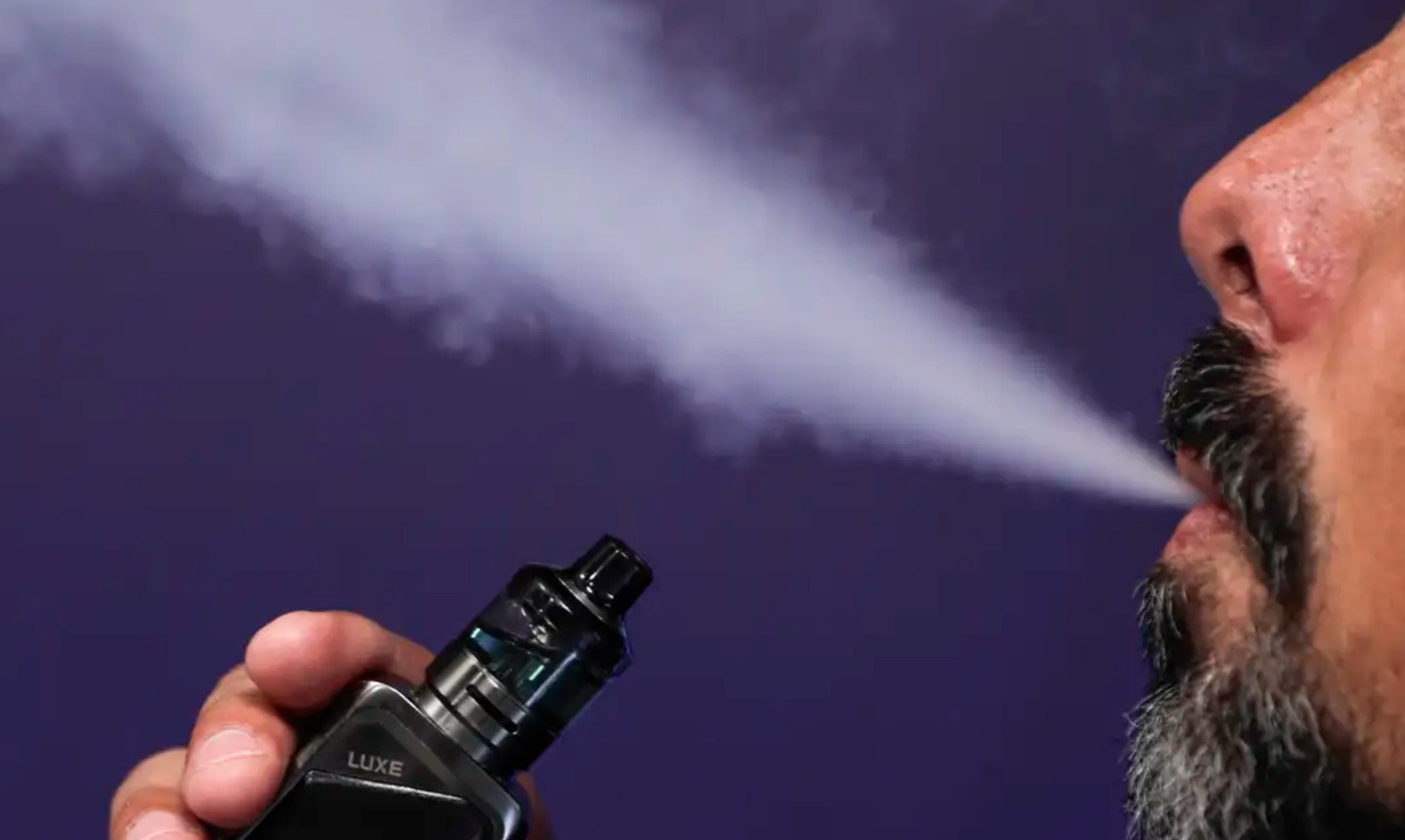 Redes sociais têm 48h para retirar do ar conteúdos sobre cigarros eletrônicos