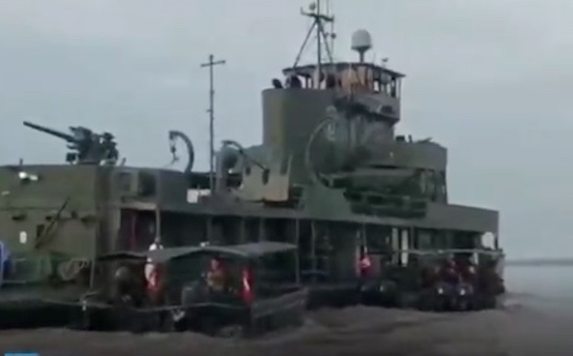 Colisão entre embarcação da Marinha peruana e plataforma de petróleo deixa dois mortos no Rio Amazonas