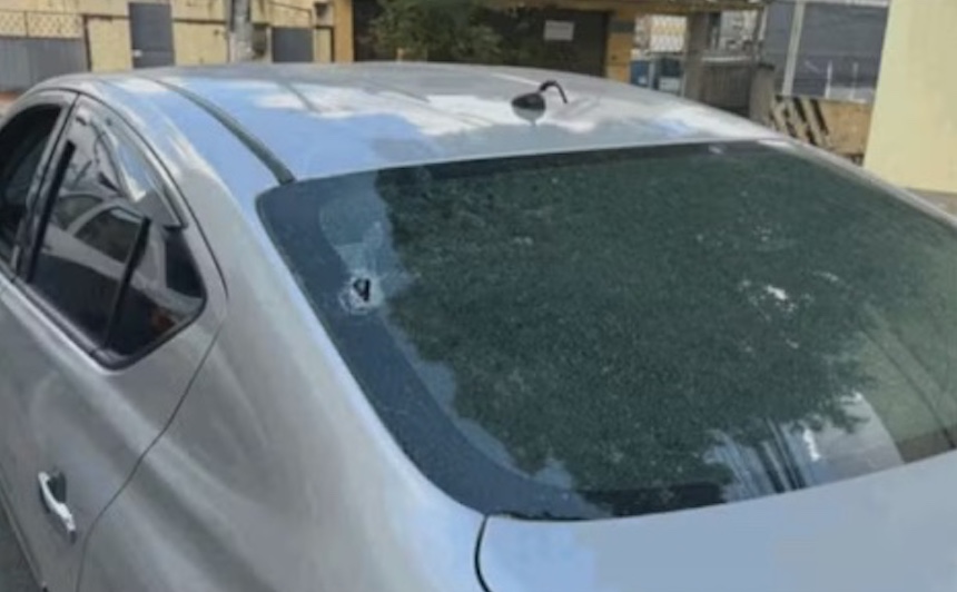 Mulher desiste de encontro e 'paquera' atira em carro no RJ