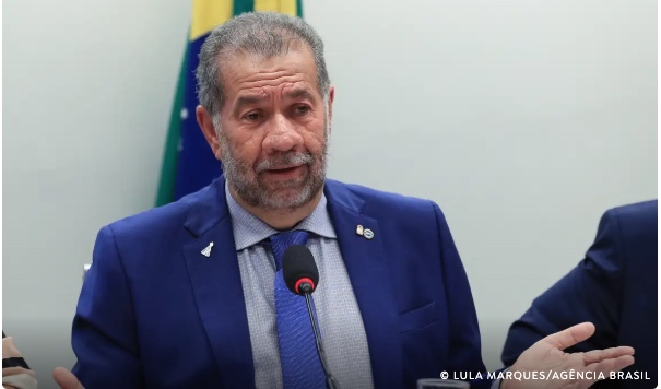 Lupi deixa Ministério da Previdência após reunião com Lula; Wolney Queiroz assume