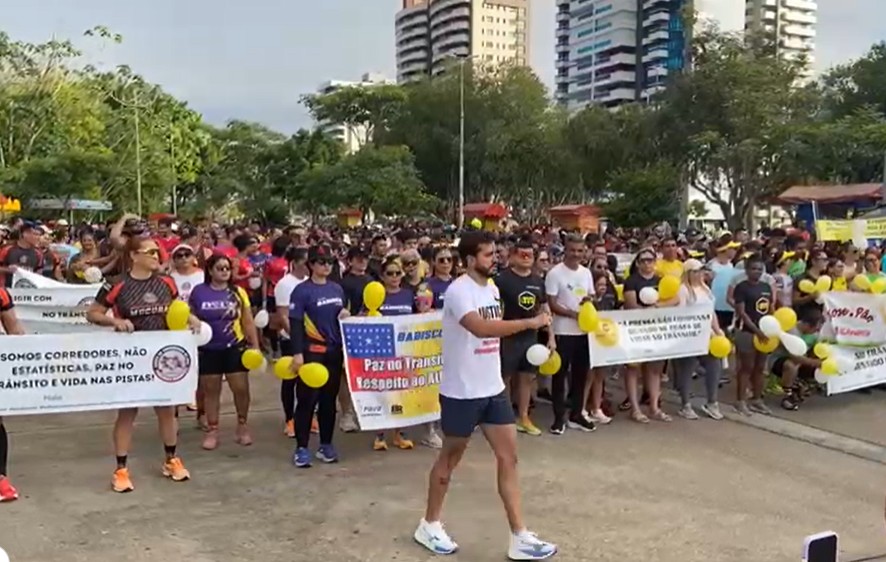 Atletas fazem manifestação por morte de jovem atropelado por motorista bêbado em Manaus