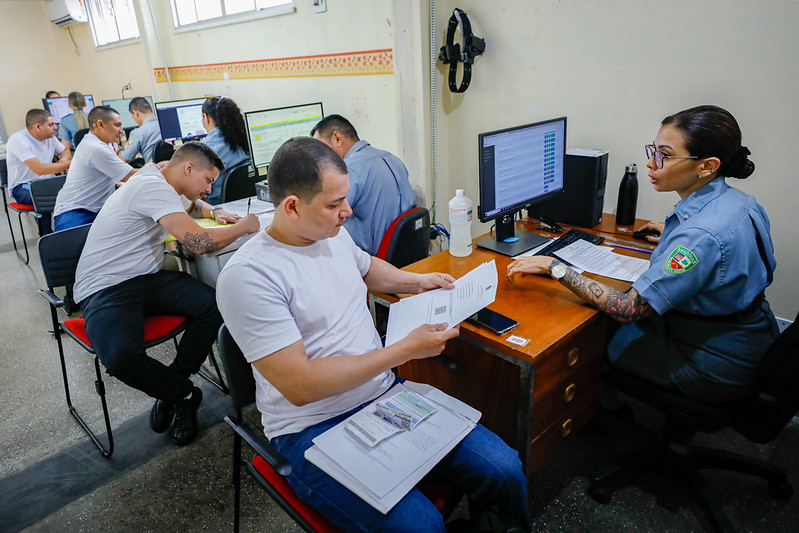 Aprovados em concurso da PM são convocados para entrega de documentos em Manaus