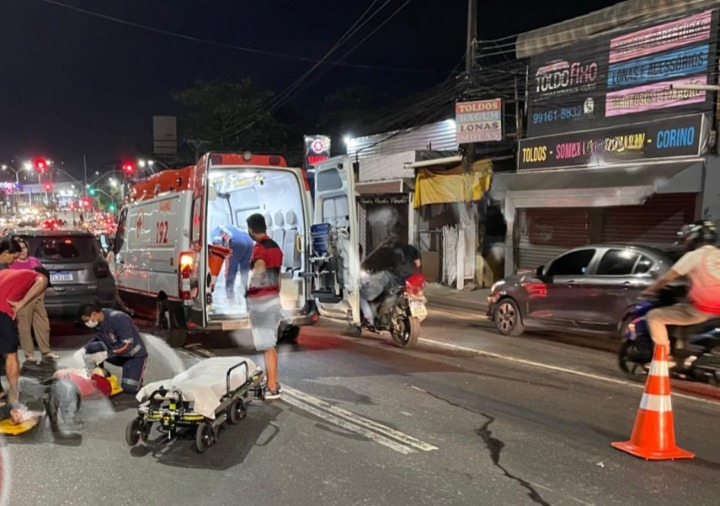Atropelamento deixa três feridos na Av. Cosme Ferreira 