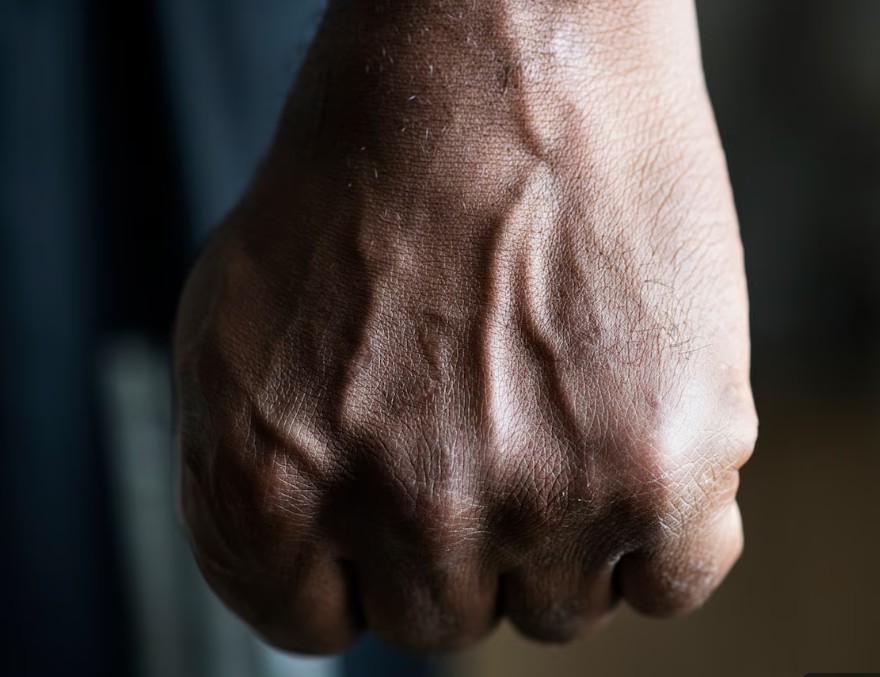 Adolescente é apreendido após agredir a própria mãe na Raiz