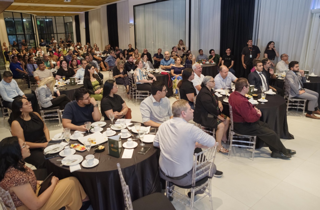 Profissionais contábeis e empresários de Manaus debatem impactos da reforma tributária