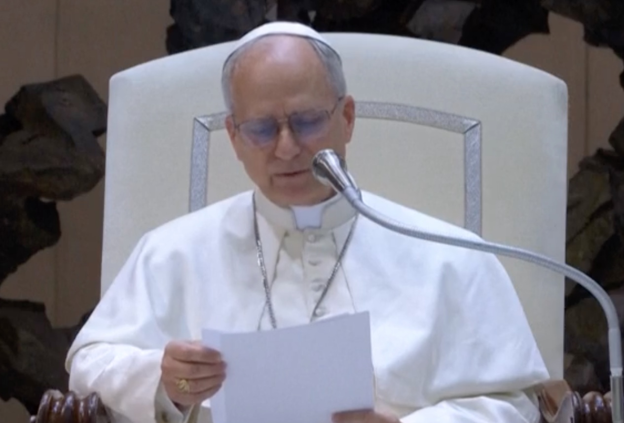 Papa Leão XIV defende liberdade de imprensa e pede libertação de jornalistas presos